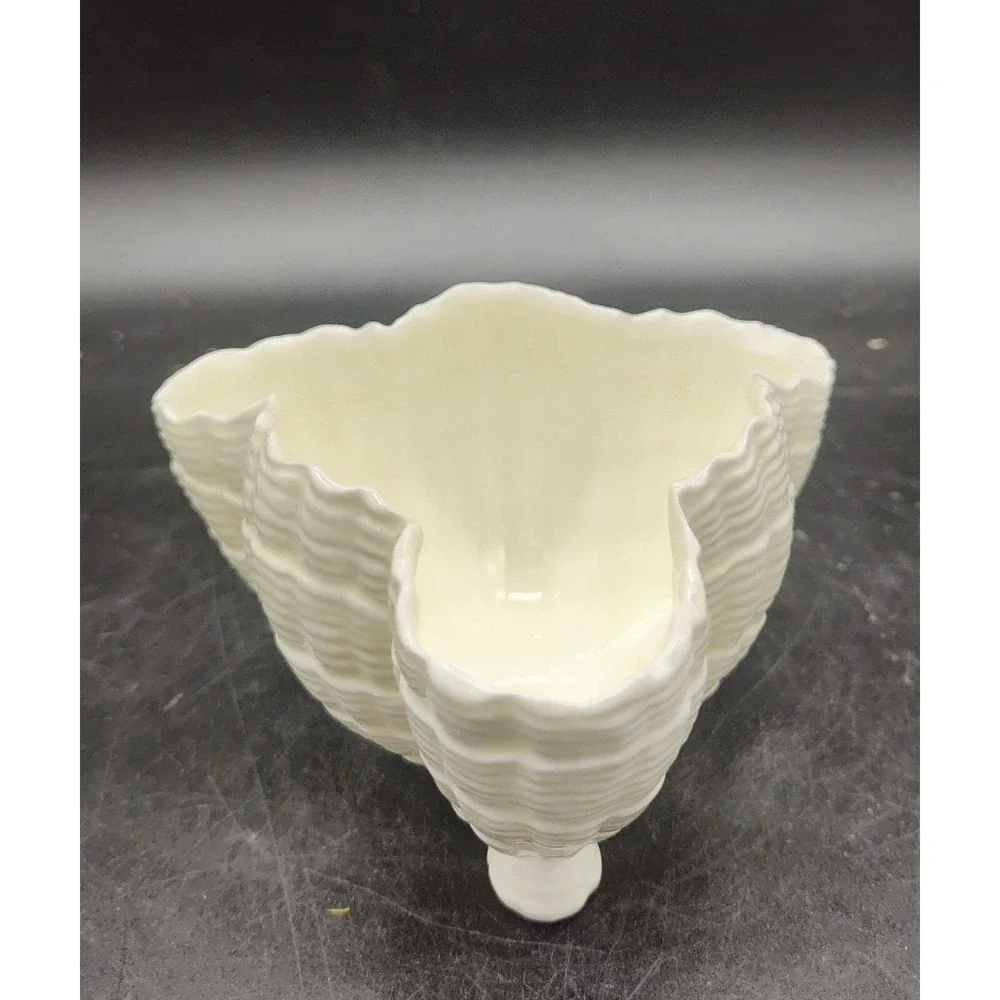 Vintage Royal Worcester Shell Shaped Bone China Footed Bowl Mid Century 3